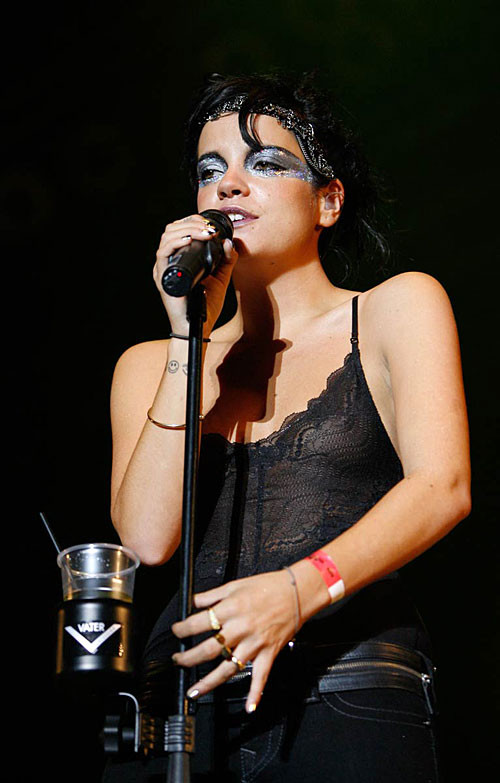 Lily allen capezzolo
 #75378620