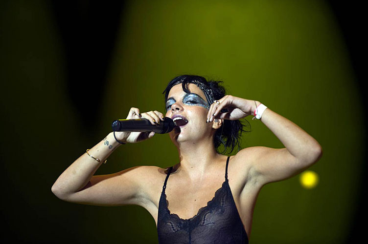 Lily Allen Brustwarze
 #75378639