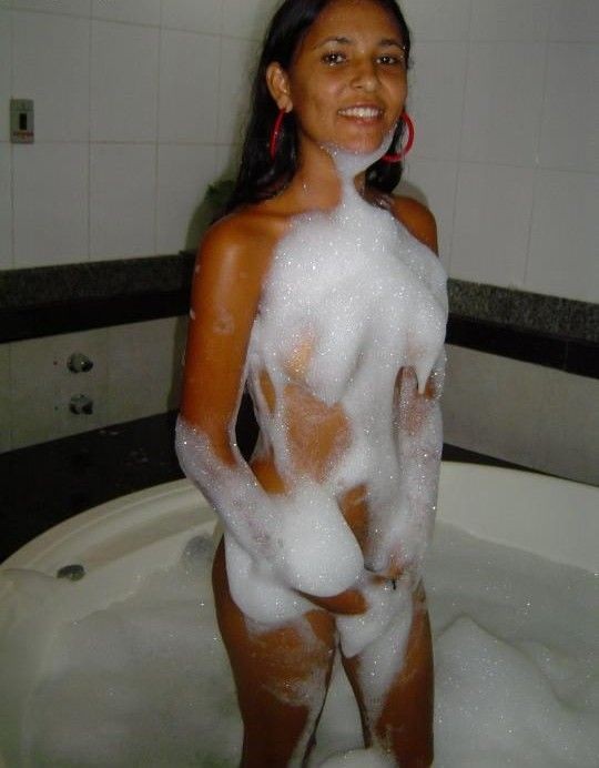 Una chica latina caliente se desnuda
 #68425048