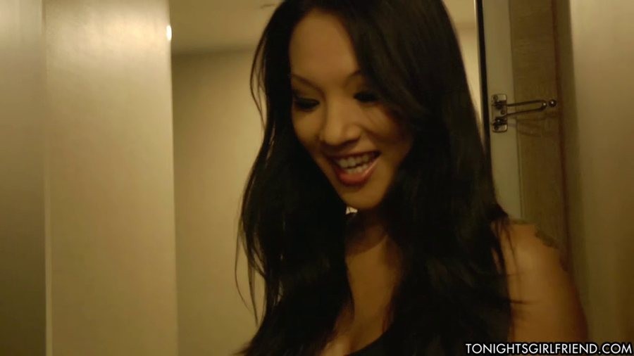 Pornstar Asa Akira works as a high class escort