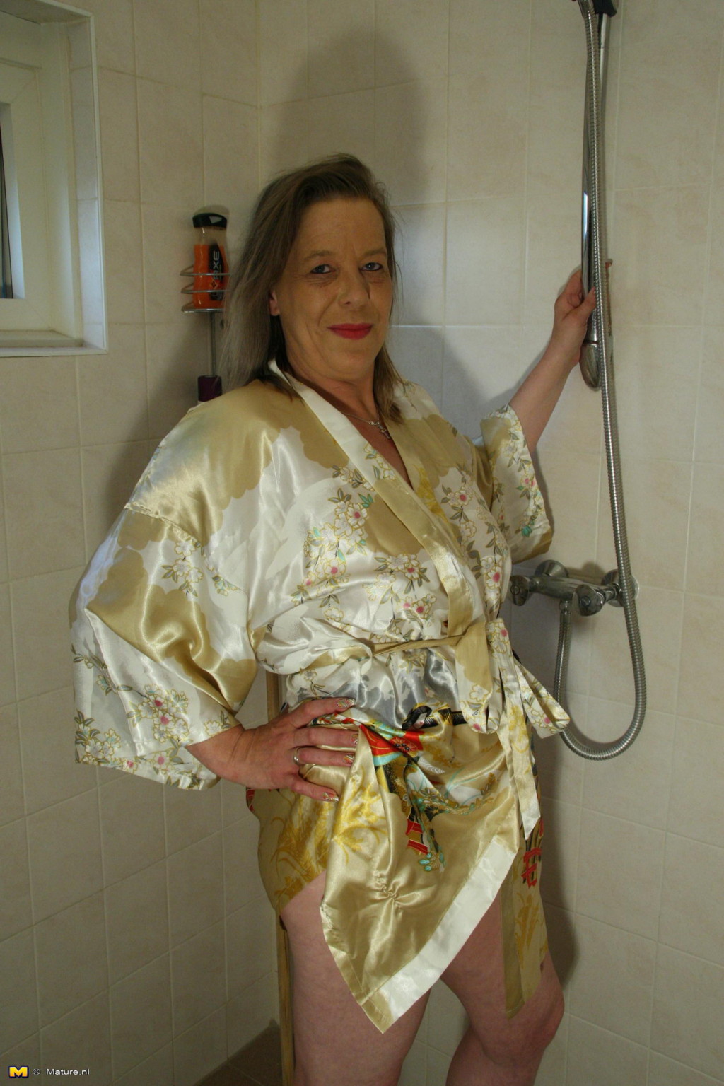 Diese freche reife Schlampe liebt es, sich selbst nass zu machen
 #68593287