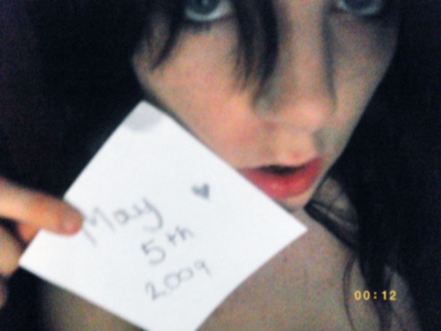 Foto di una ragazza emo dal petto pesante
 #75712278