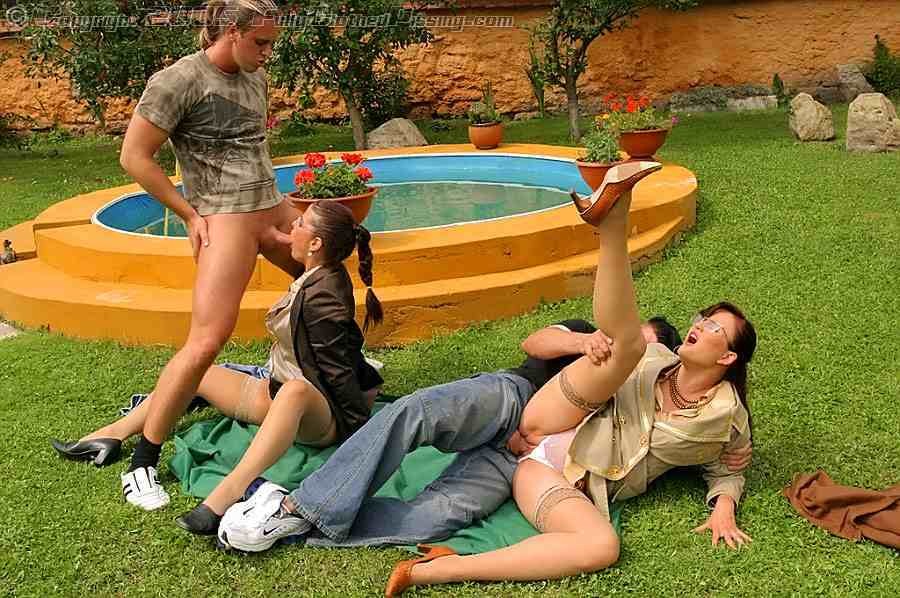 Cuarteto caliente con juego de orina
 #76517818