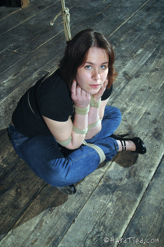 Lo único que le gusta a bronte más que un poco de polla es mucho dolor. claire ad
 #72048375