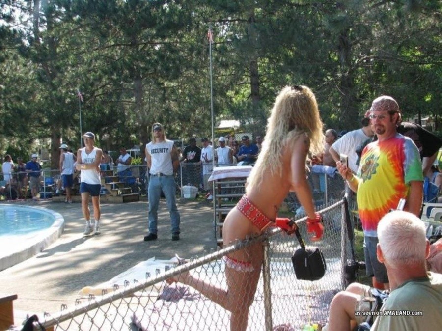 Recopilación de chicas amateurs posando sexy al aire libre
 #67577975