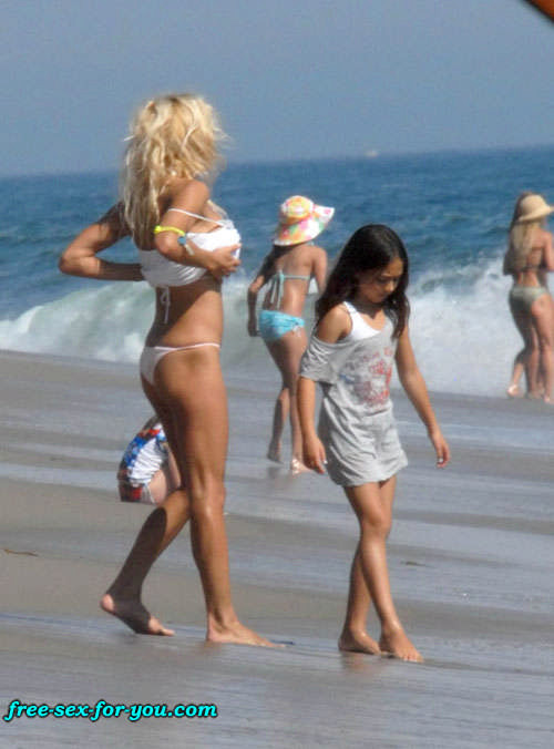 Pamela Anderson showing pussy and big tits and posing in bikini #75422802