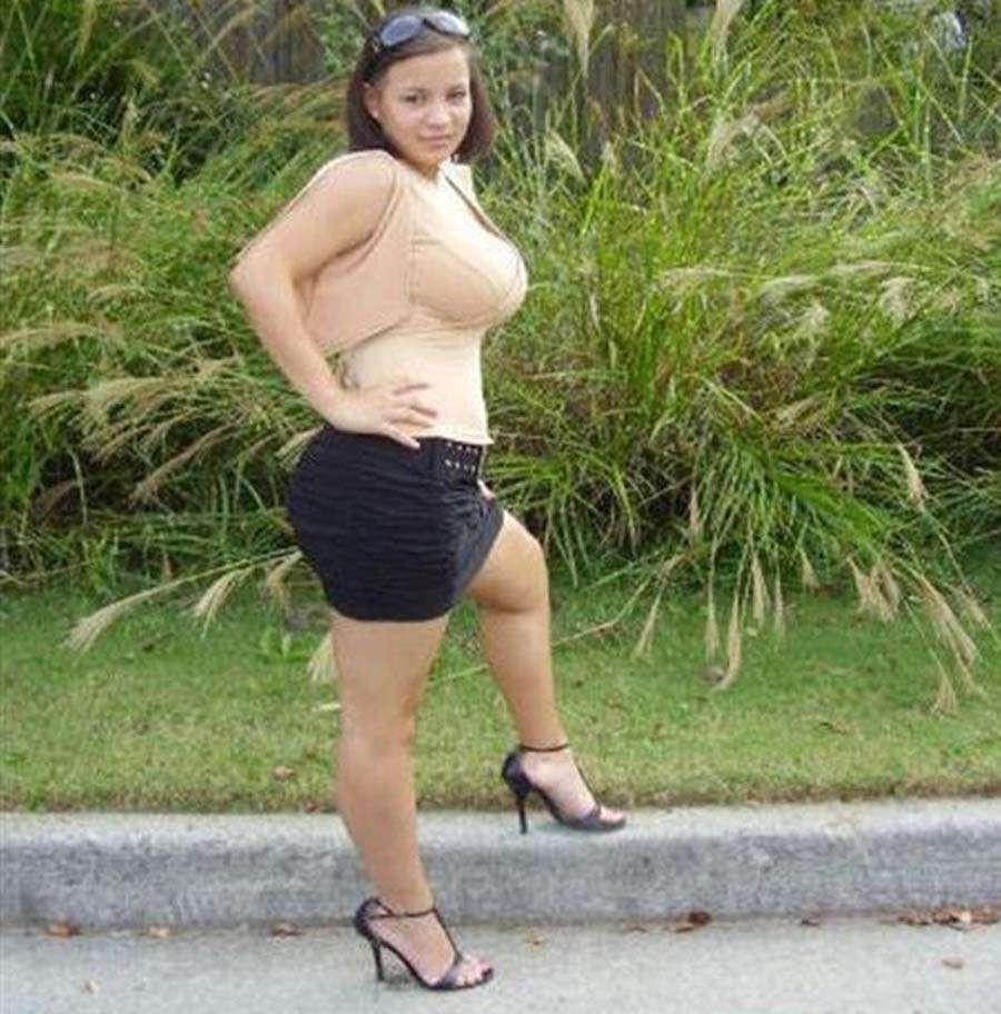 Deliciosas negras amateurs con tetas grandes posando
 #75512465