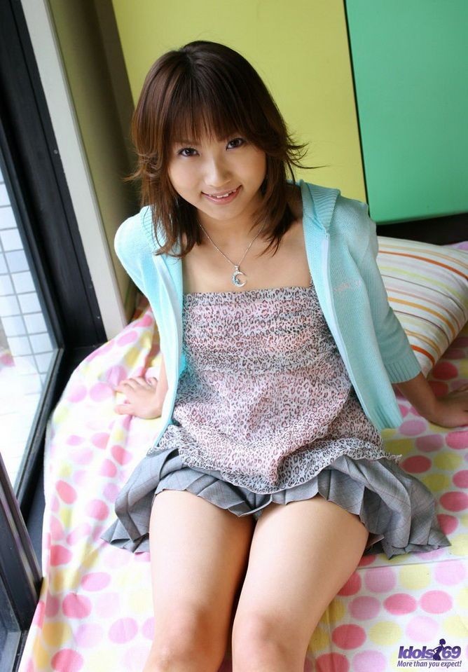 La japonesa haruka morimura enseña las tetas en bikini
 #69787754