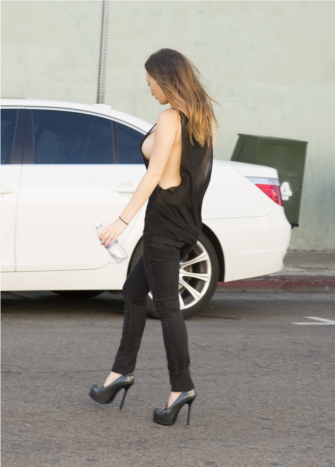 Amy Markham braless wearing black loose tank top while crossing the street in LA #75218063
