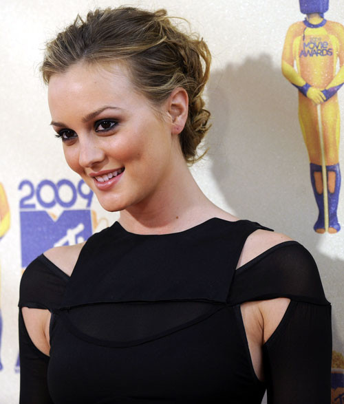 Leighton Meester che mostra il suo culo in sextape privato e in vedere attraverso il vestito
 #75392355