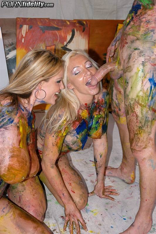 Kerl fickt zwei geile Schlampen zur gleichen Zeit
 #77739694