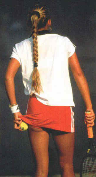 超セクシーなテニス選手のアンナ・クルニコワのヌード
 #75446093
