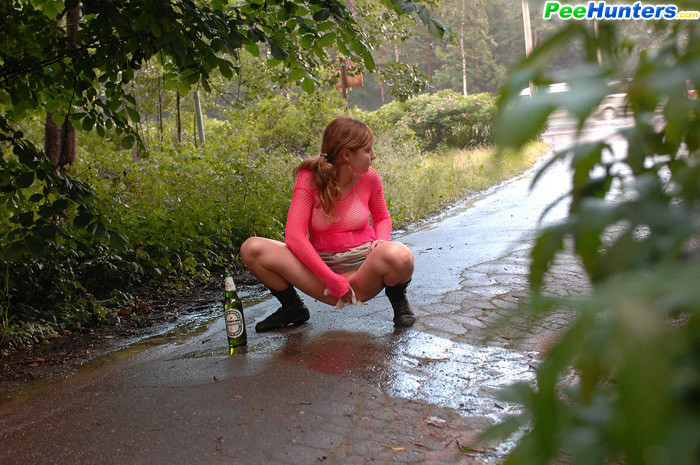 Drunk amateur teen pees in the middle of the road #76603437