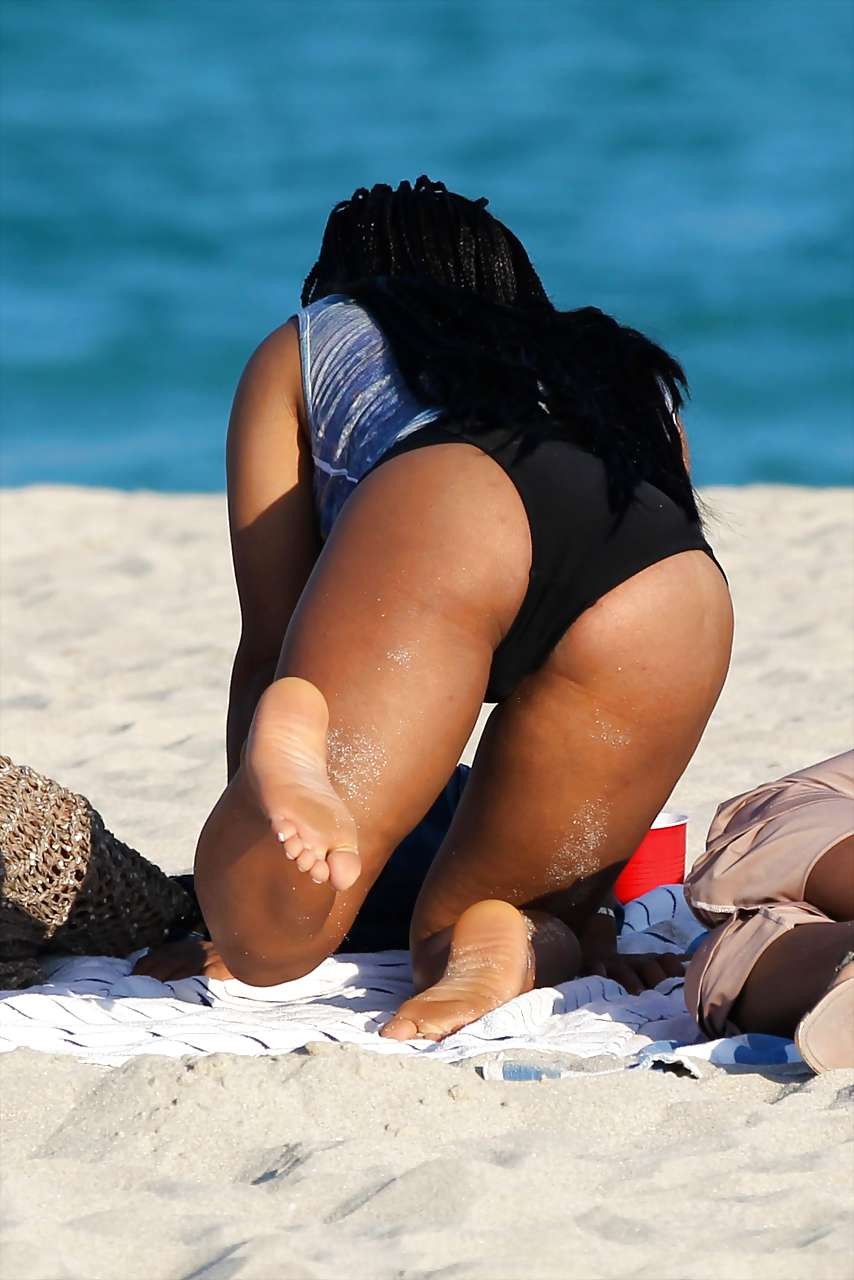 Christina milian bikini sexy y pezón slip fotos paparazzi
 #75241831