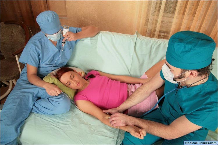 Lovely young amateur babe getting double fucked by two doctors #72860337