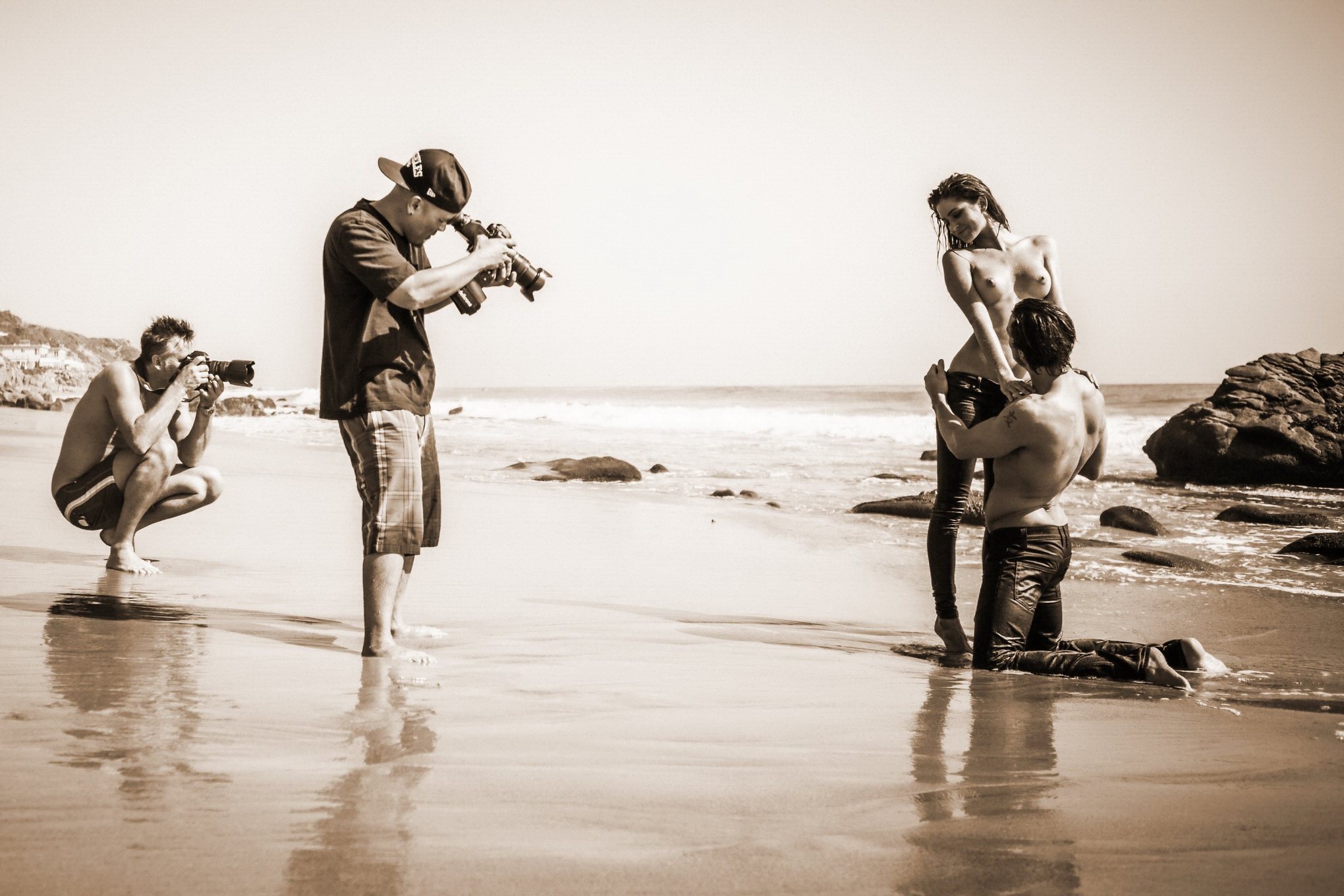 Jehane gigi paris totalmente desnuda acariciando en la playa photoshoot por steve shaw
 #75181098