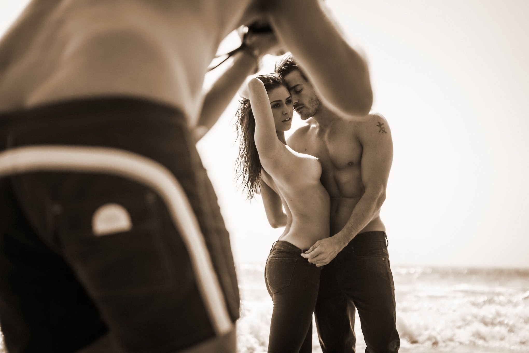 Jehane gigi paris totalmente desnuda acariciando en la playa photoshoot por steve shaw
 #75181106
