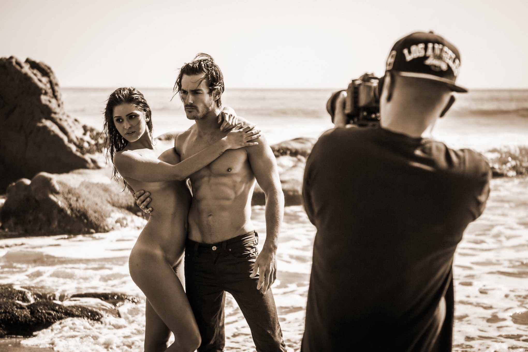 Jehane gigi paris totalmente desnuda acariciando en la playa photoshoot por steve shaw
 #75181121