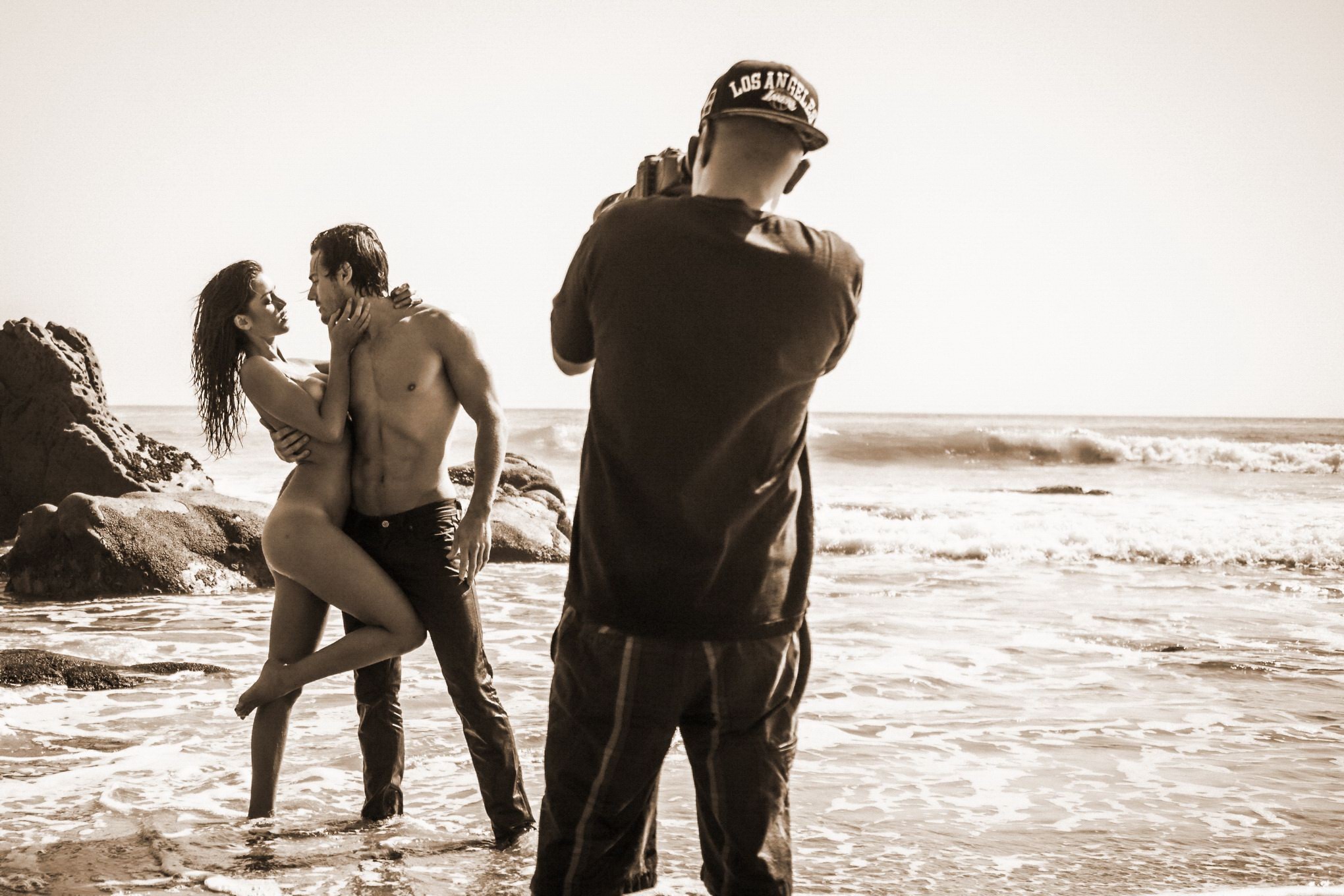Jehane gigi paris totalmente desnuda acariciando en la playa photoshoot por steve shaw
 #75181139