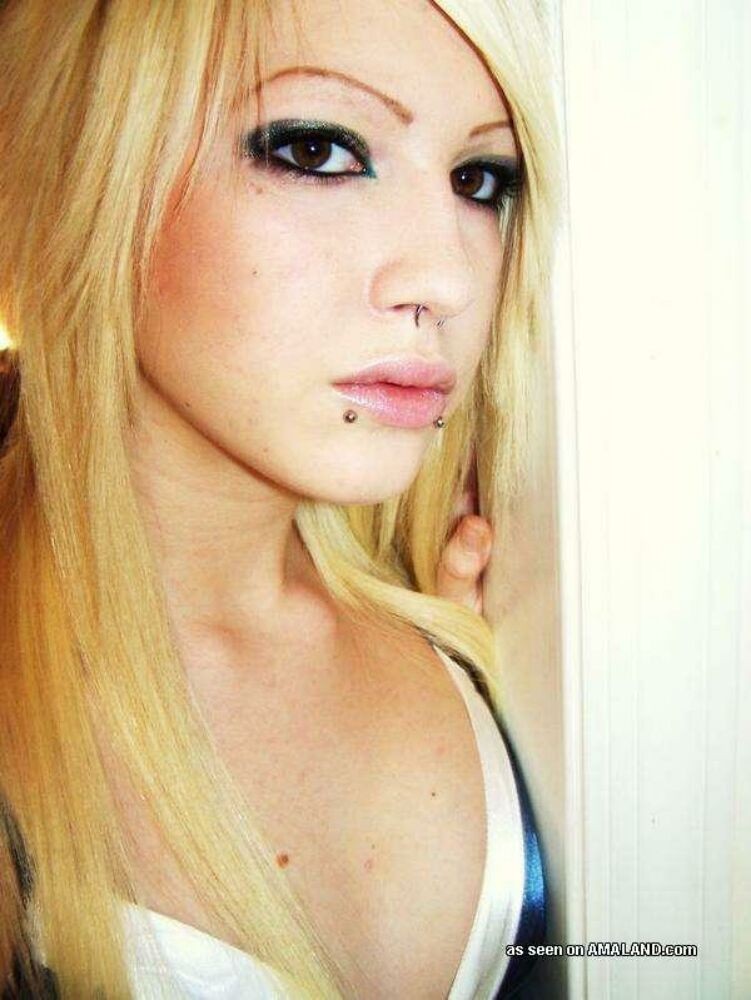 Emo and goth gfs posing and selfshot pics 5 #67715718