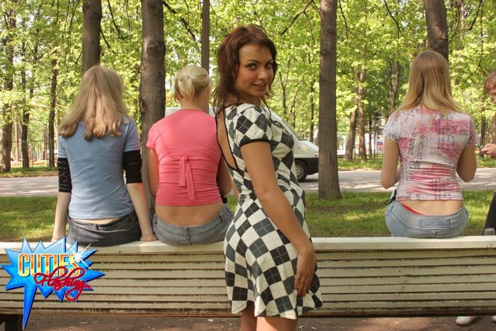Cuties flashing
 #72691197