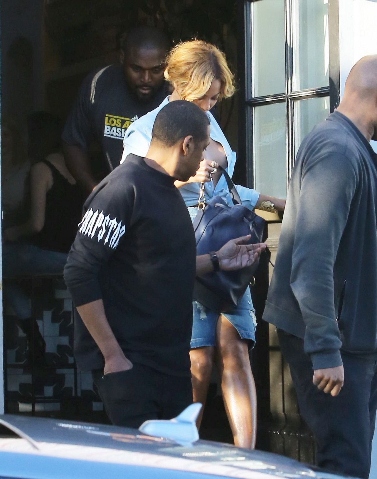 Beyonce Knowles showing off her bare boob while out for a lunch in Los Angeles #75171699