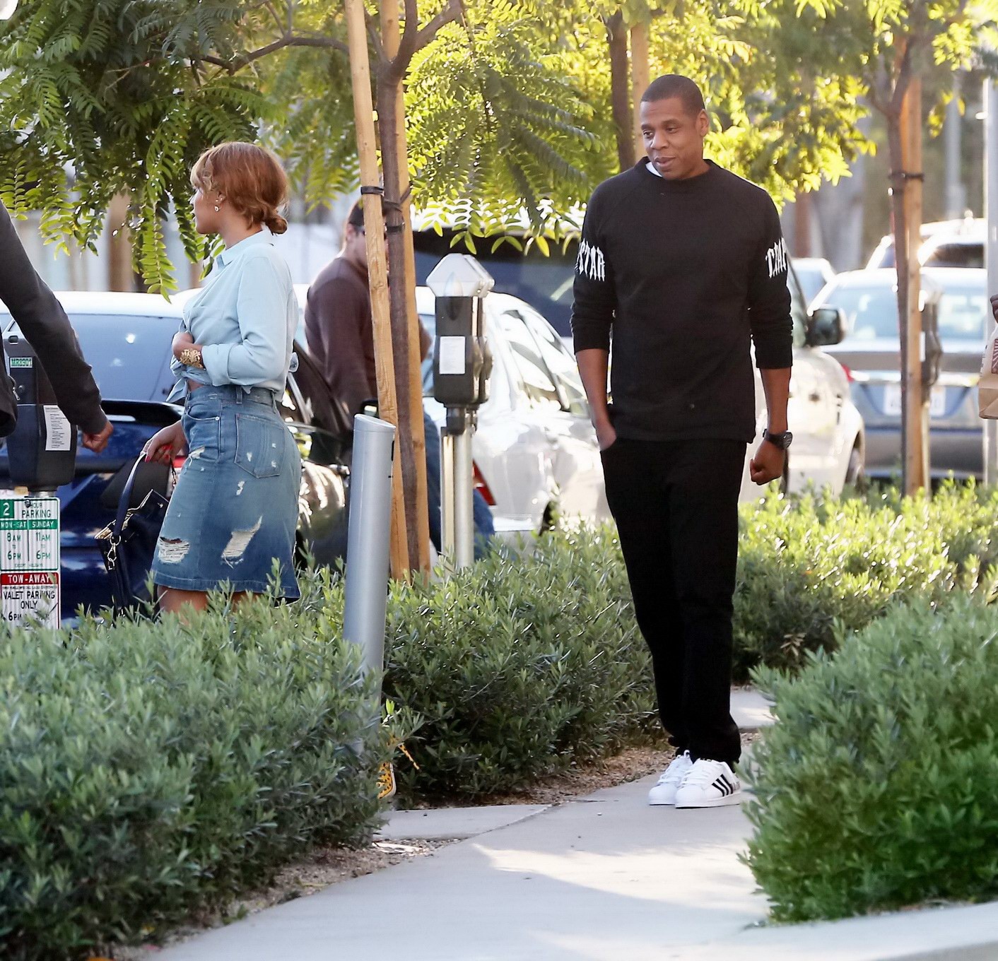 Beyonce Knowles showing off her bare boob while out for a lunch in Los Angeles #75171800