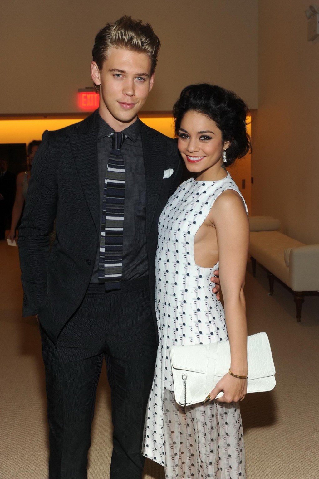 Vanessa Hudgens senza reggiseno che mostra le tette laterali al cfda e vogue 2013 fashion fund fi
 #75213076