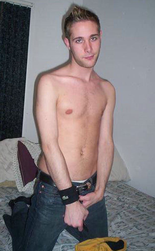 Verschiedene Bilder von skinny nackt twinks
 #76945276