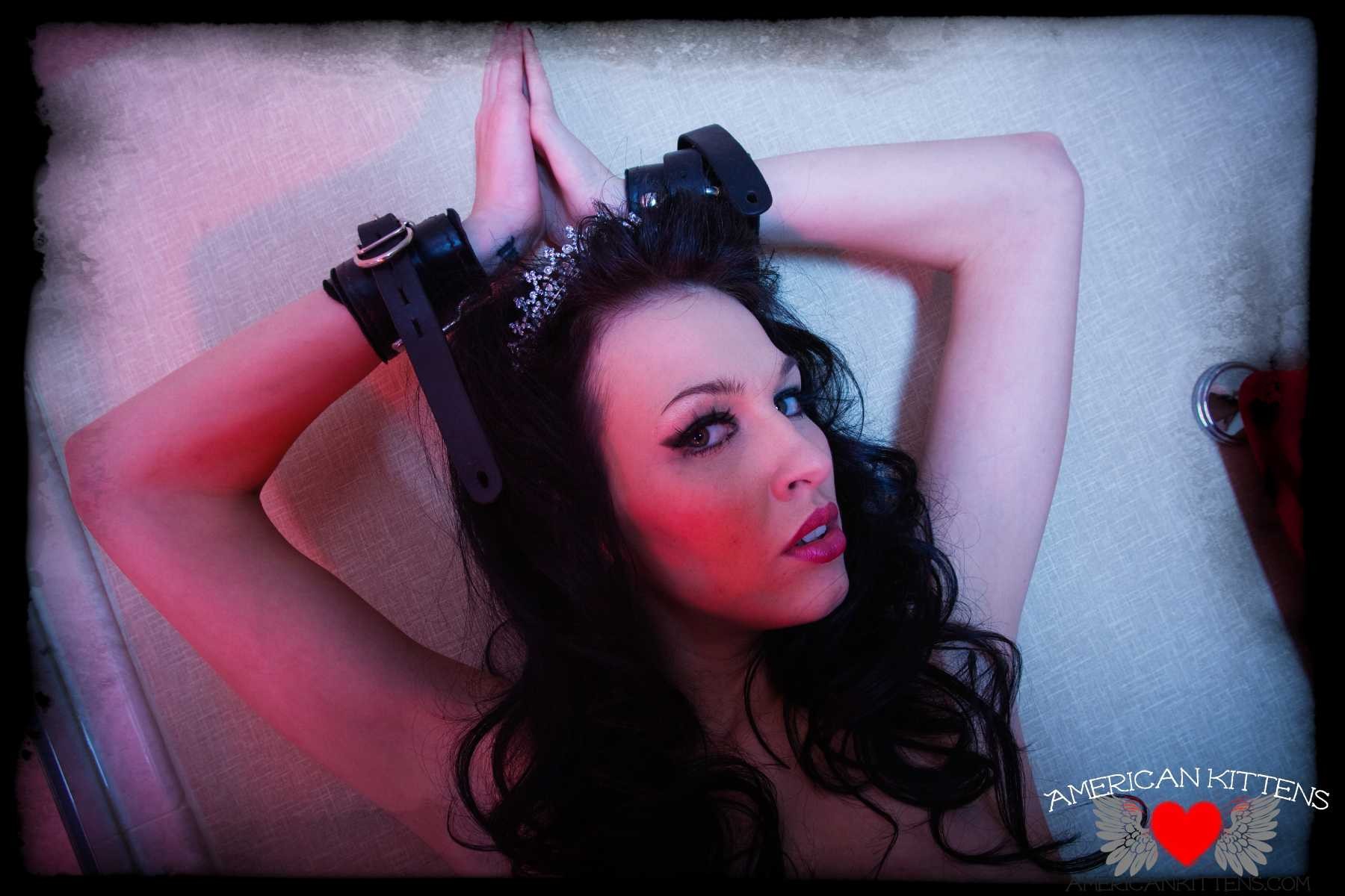 Reanna mae ist unsere bondage prinzessin sie ist so heiß in diesem set alle leder th
 #77177883