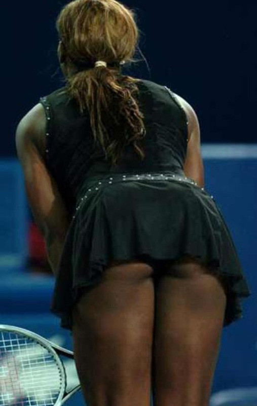 Serena Williams che mostra il suo grande culo rotondo
 #75398521
