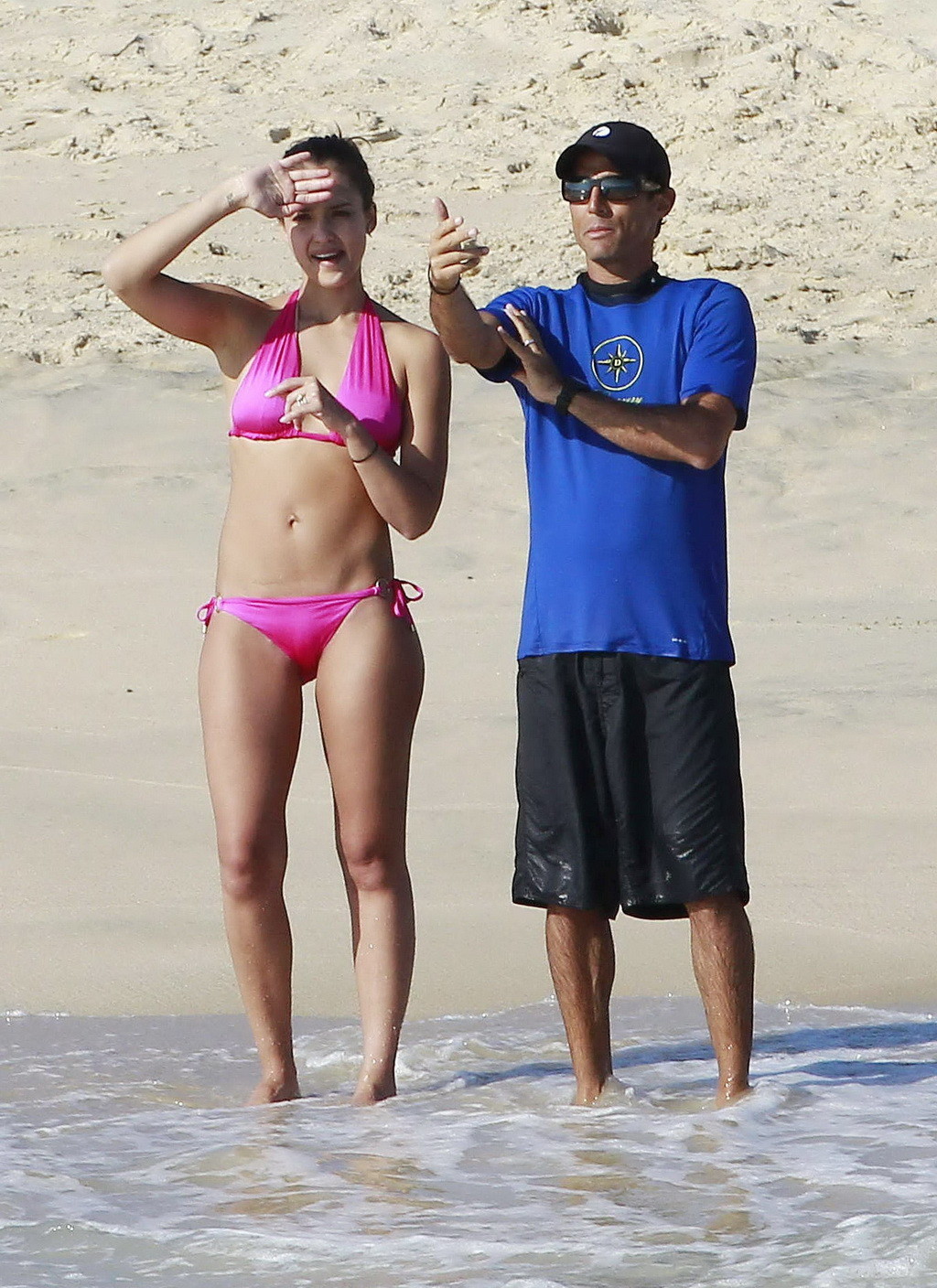 Jessica Alba indossa un sexy bikini rosa a Cabo San Lucas
 #75277412