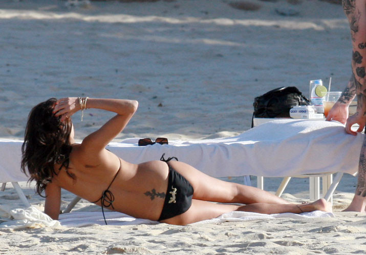 Nicole Richie thong slip and bikini beach paparazzi pictures #75440633