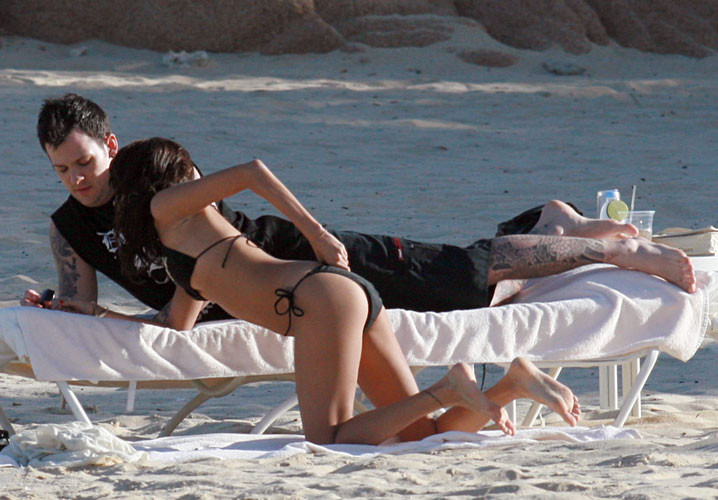 Nicole Richie thong slip and bikini beach paparazzi pictures #75440656