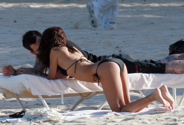 Nicole Richie thong slip and bikini beach paparazzi pictures #75440668