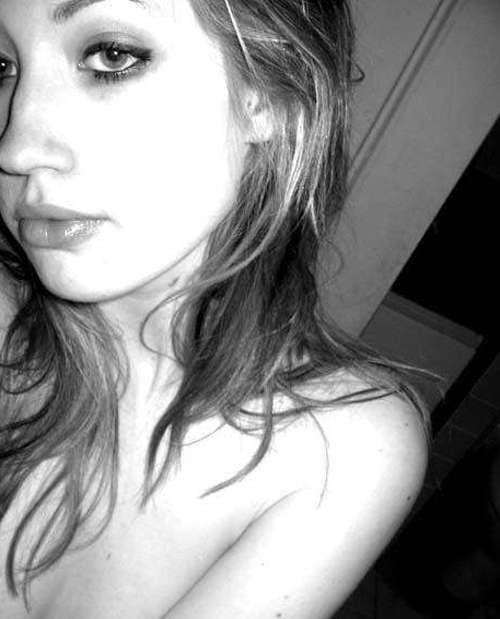 Fotos de una novia que se autodispara
 #75720626