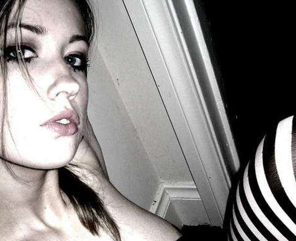 Fotos de una novia que se autodispara
 #75720655