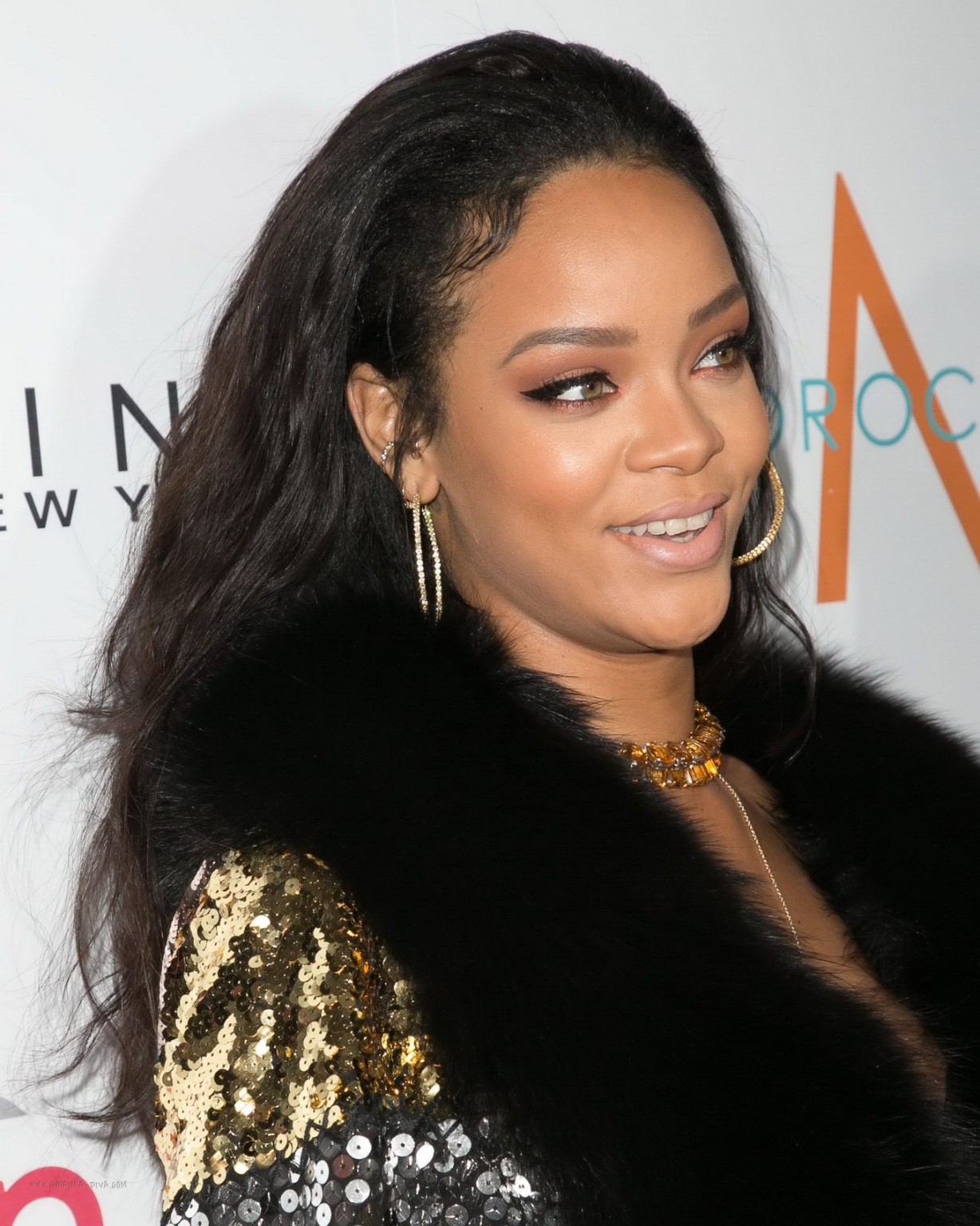 Rihanna showing cleavage at The DAILY FRONT ROW Fashion Los Angeles Awards Show  #75174293