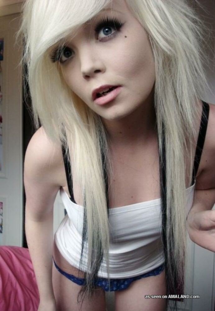 Emo and goth gfs posing and selfshot pics 12 #67872335