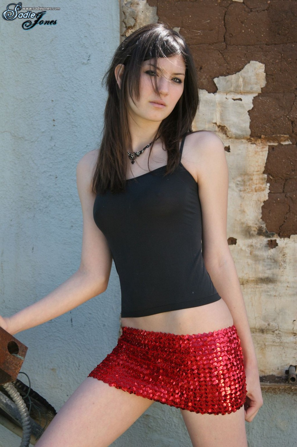 Sadie jones in Minirock und Top
 #75084807