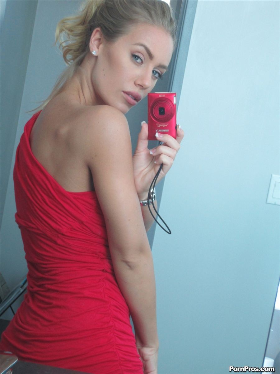 Nicole Aniston takes nude self pics and bangs in a hotel #73598227