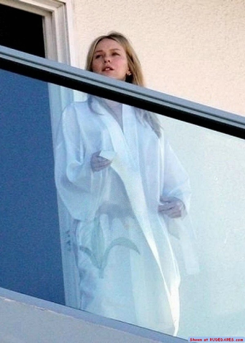 Gfs zeigen Nacktheit
 #67501053