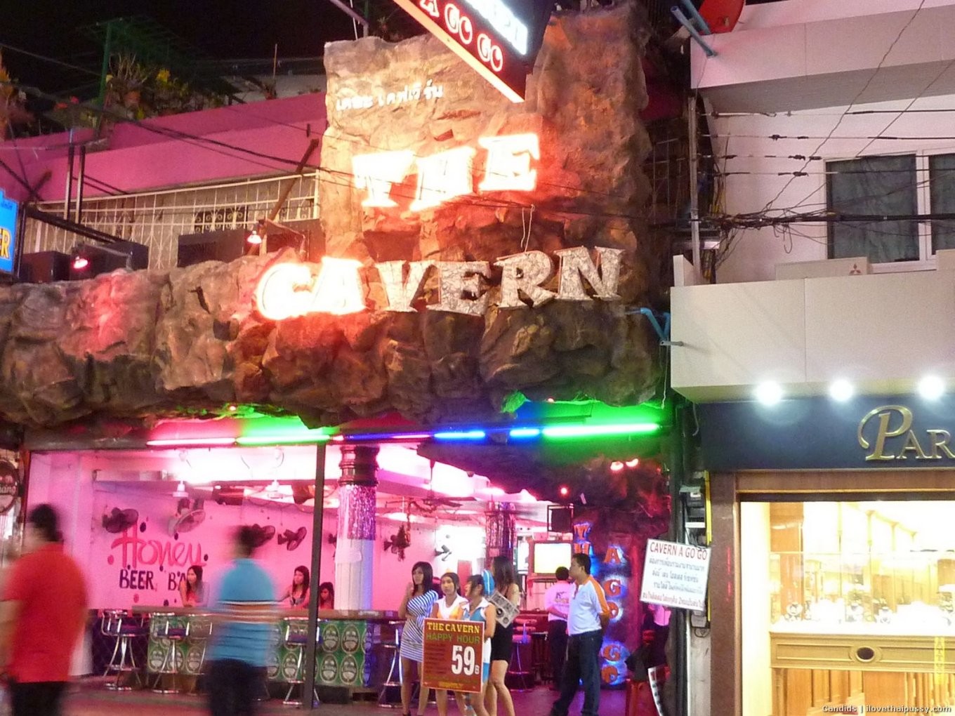 Hot thai Hure Straße zu Fuß Hooker gefickt von Sex-Tourist Asiaten Liebe Hahn
 #68236207