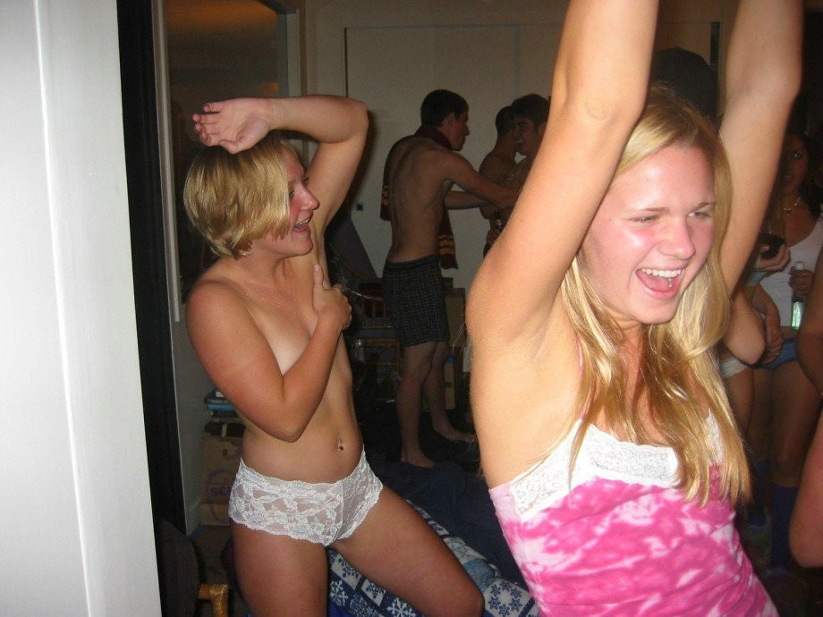Drunk teens in amateur home porn pictures #67152872