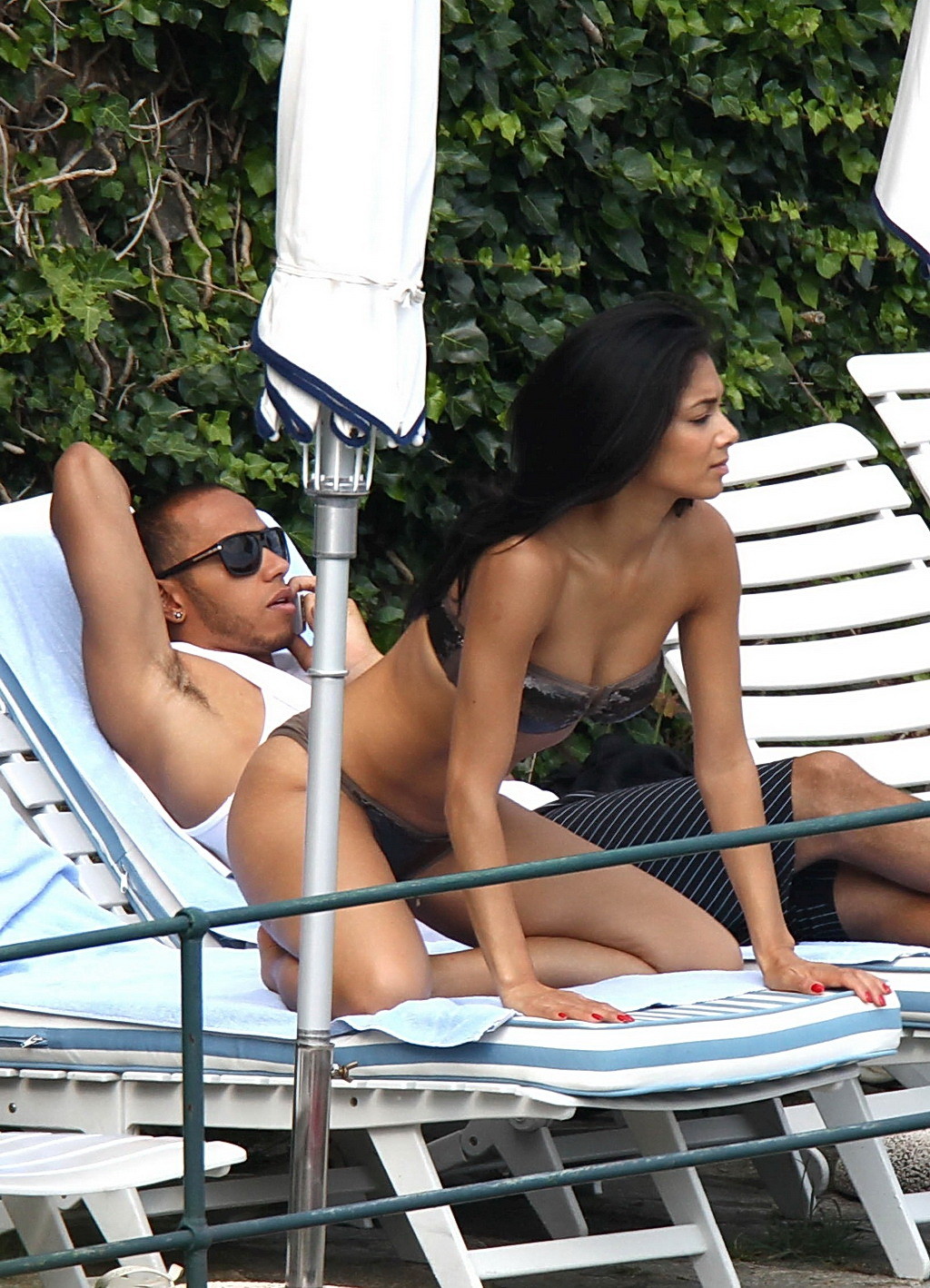 Nicole Scherzinger stripping to bikini and tanning her hot body poolside in Ital #75261395