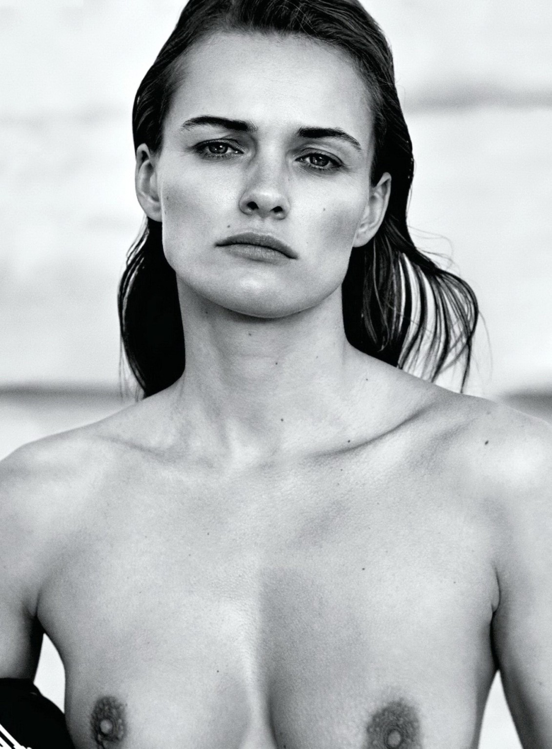 Edita vilkeviciute zeigt ihre großen Brüste im Flair Magazin Italien Mai 2015 ist
 #75165052