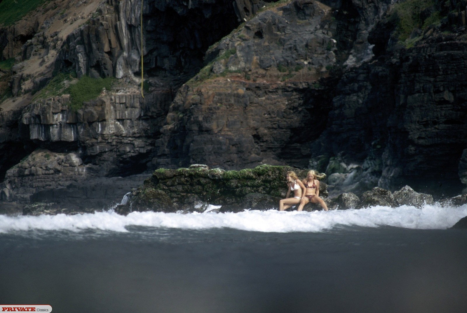 Action sexuelle à trois en plein air avec deux femmes, en vintage
 #67118658