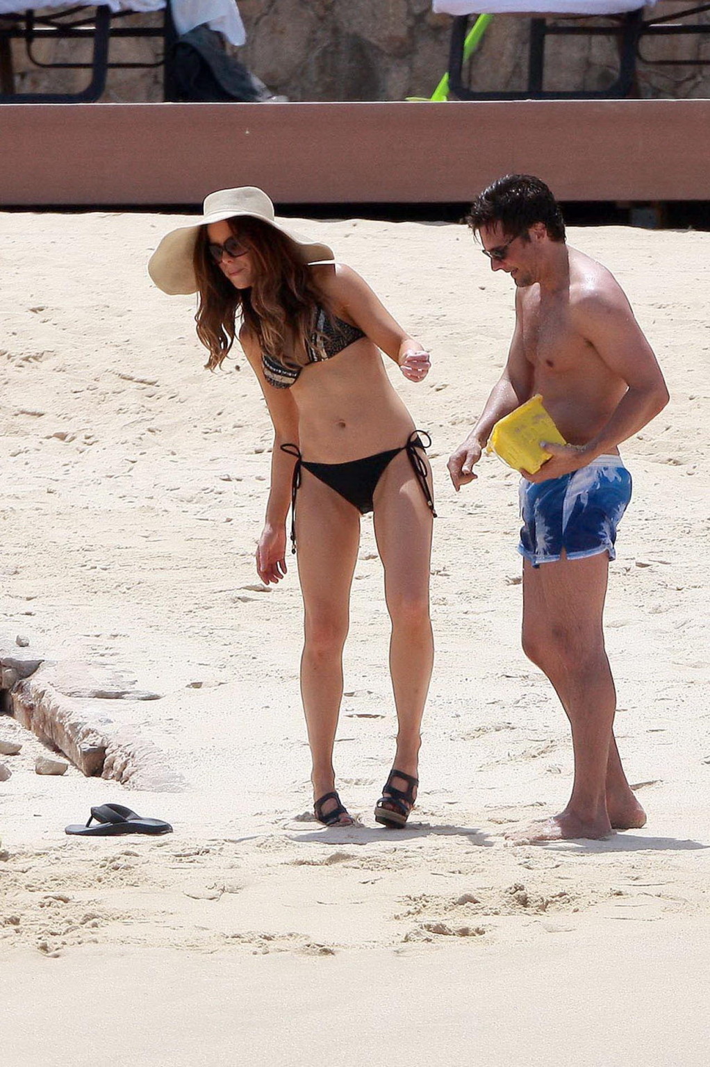 Kate Beckinsale wearing bikini  high heels on a Mexican beach #75334508