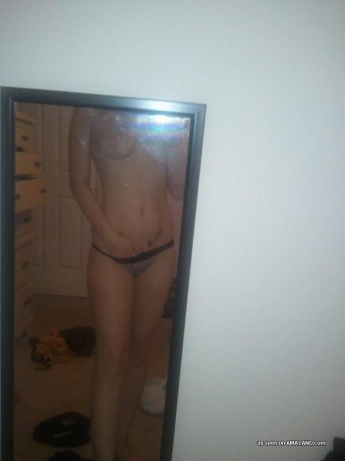 Une jeune fille rousse chaude et sexy avec un cul impressionnant.
 #67236528