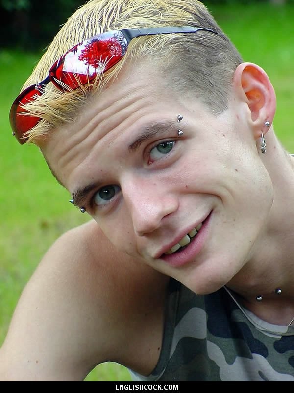 ヨーロッパのホットなティーンボーイ
 #75682844